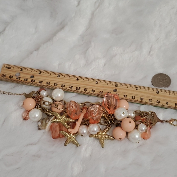 Goldtone faux pearls starfish peach acrylic shells bracelet - Picture 6 of 6